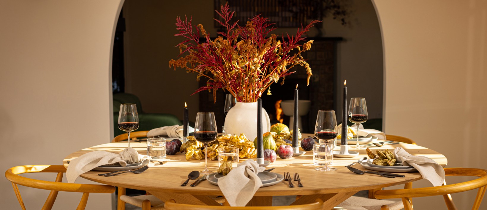 Fall inspired dining table setting.